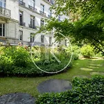 Studio Champs-Elysees
